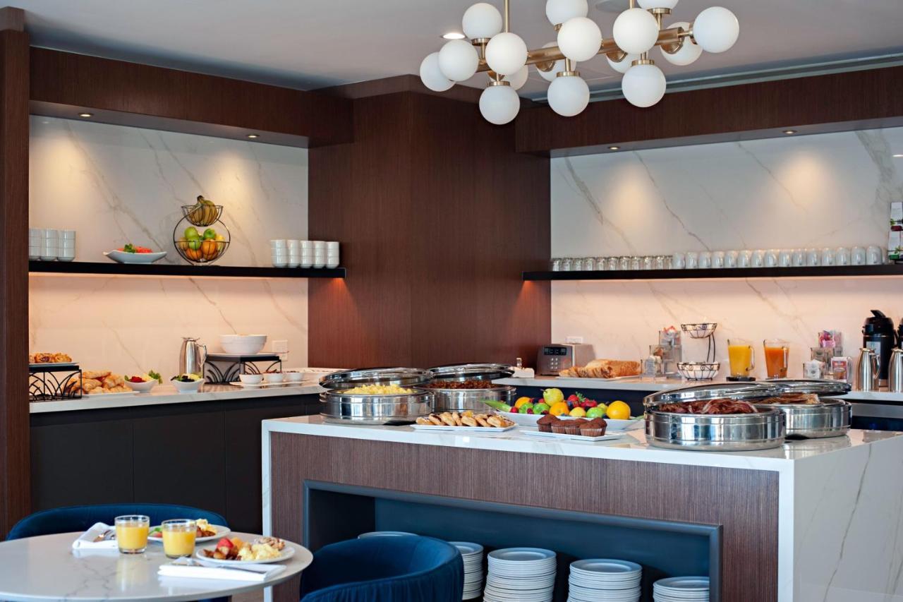 Delta By Marriott Ocean Pointe 4* Victoria