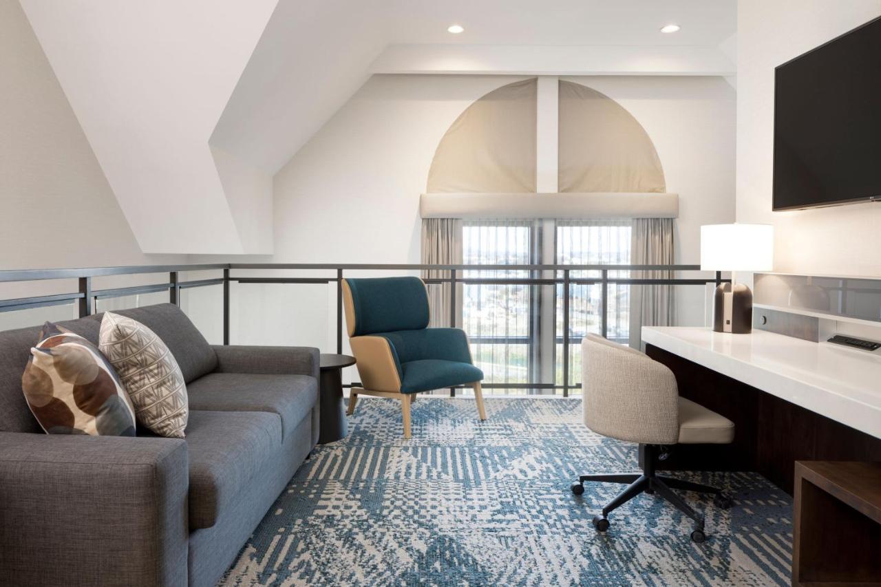 Delta By Marriott Ocean Pointe Resort 4*