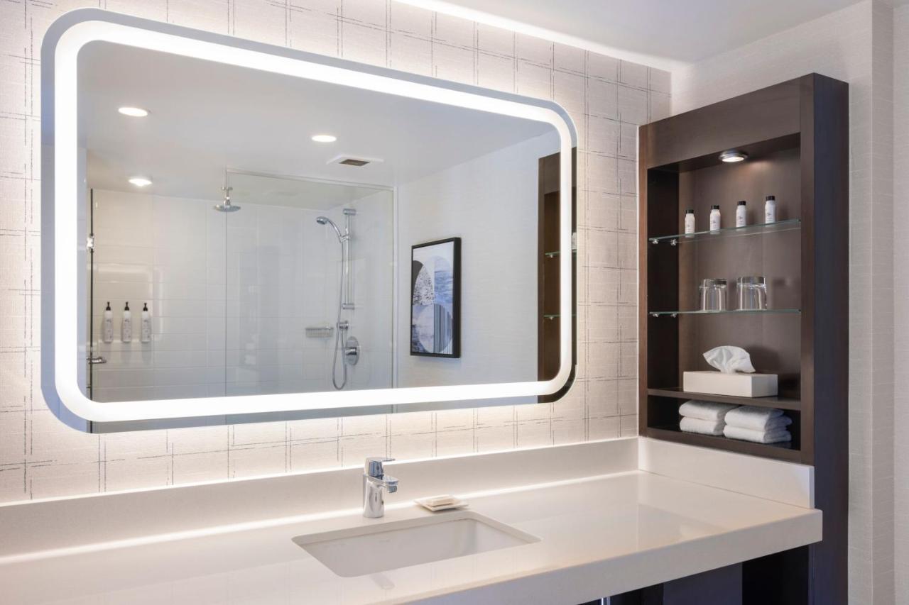 Delta By Marriott Ocean Pointe Resort 4*