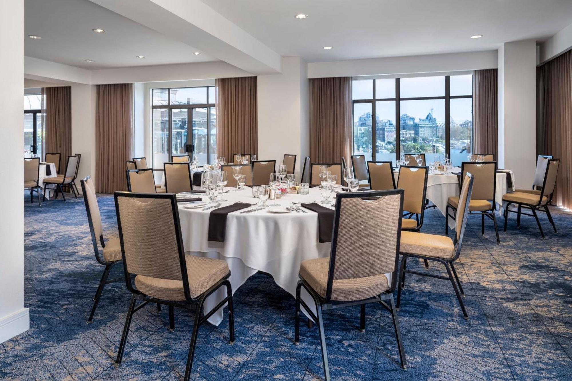 Delta By Marriott Ocean Pointe 4*